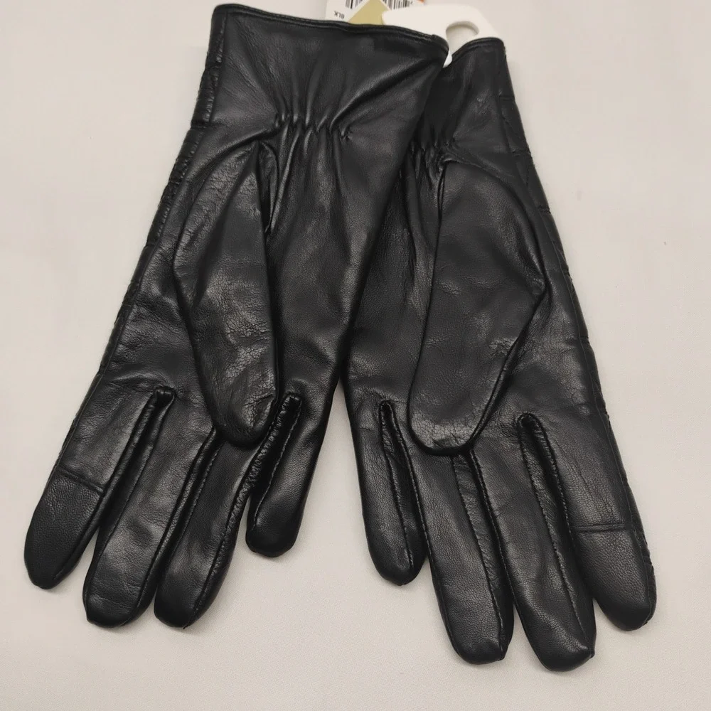 NWT Michael Kors Black Quilted Leather Touch Tech Gloves Women S Gold MK Logo